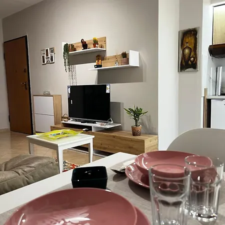 Urban Pazar 地拉那