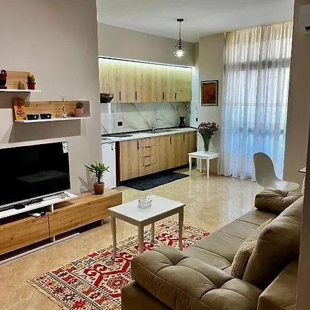 Urban Pazar * Τίρανα